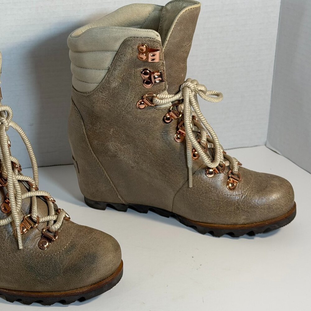 Women's size 7 Sorel Boots - Picture 14 of 16